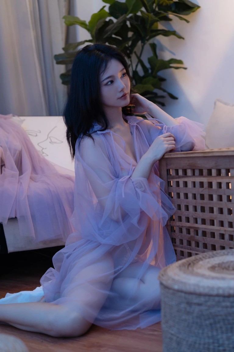 桃良阿宅《紫纱裙》主题写真：25张全套美图