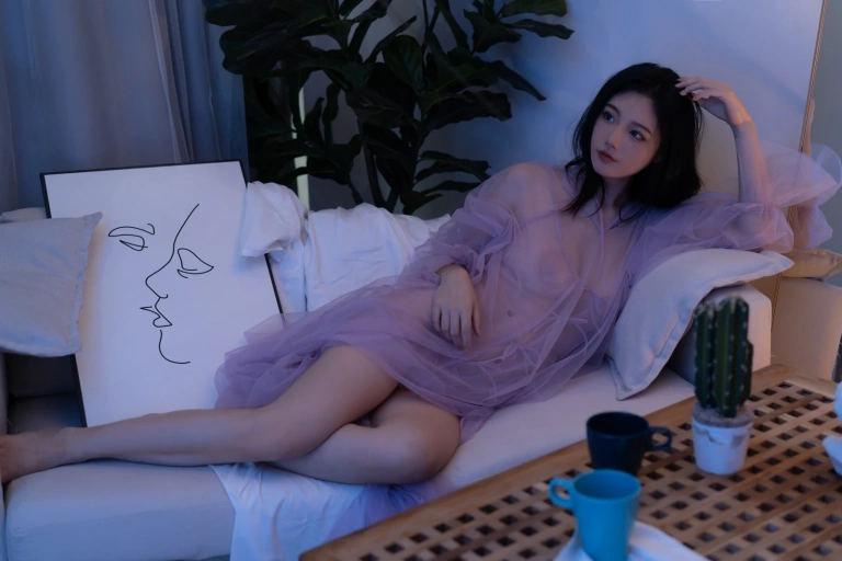 桃良阿宅《紫纱裙》主题写真：25张全套美图
