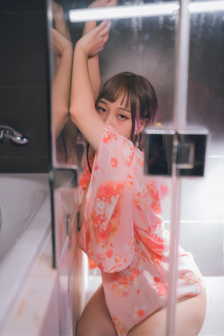 浅安安《粉色和服》主题写真：26张全套美图