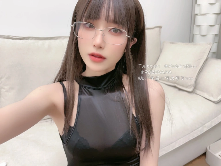 布丁大法《黑色旗袍》主题写真：44张全套美图，含3个视频
