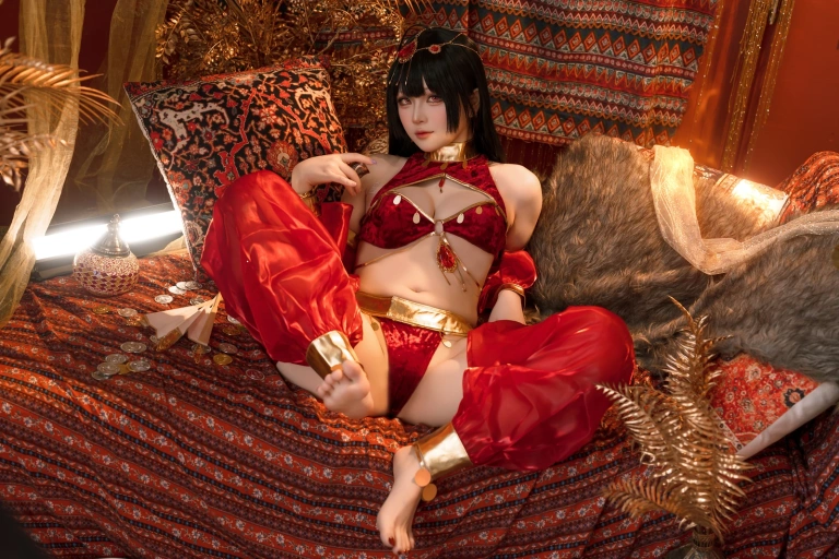 屿鱼《大凤舞娘 新年特典》主题写真：50张全套美图