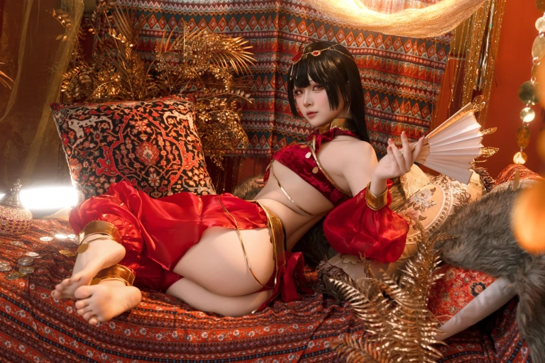 屿鱼《大凤舞娘 新年特典》主题写真：50张全套美图