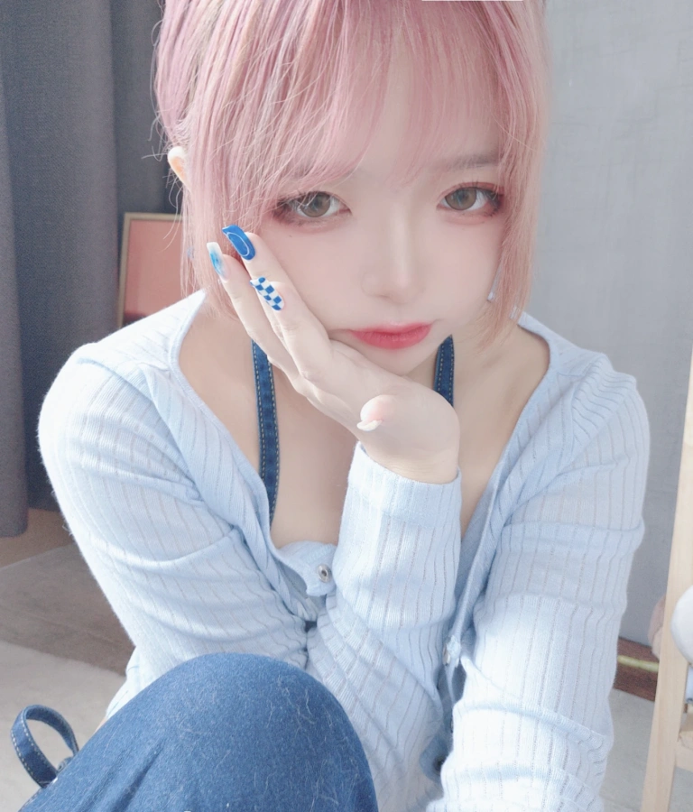 日奈娇(椎名莜)《牛仔裤自拍》主题写真：80张全套美图