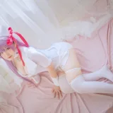 阿半今天很开心《BB护士》主题写真：25张全套美图