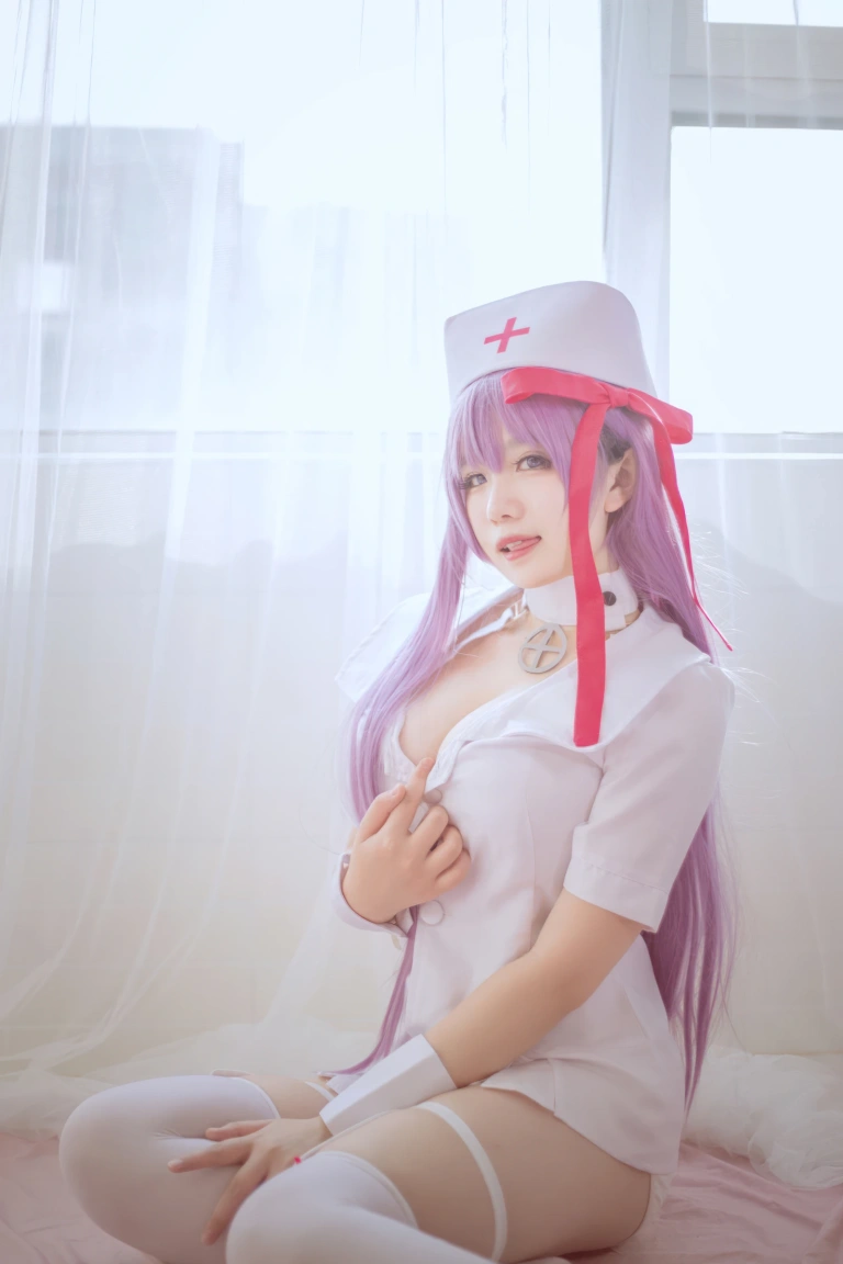阿半今天很开心《BB护士》主题写真：25张全套美图