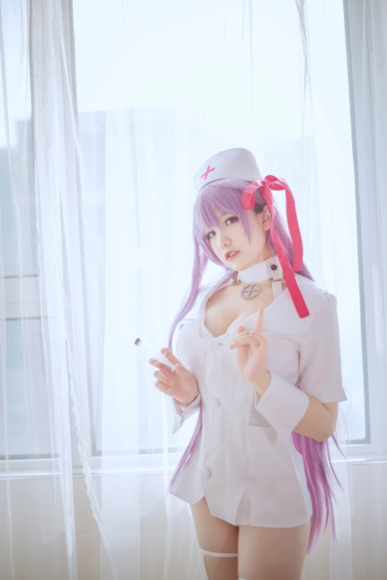 阿半今天很开心《BB护士》主题写真：25张全套美图