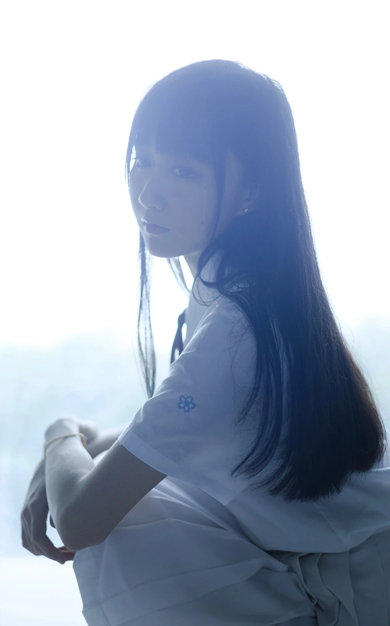 木棉棉《白裙jk》主题写真：35张全套美图