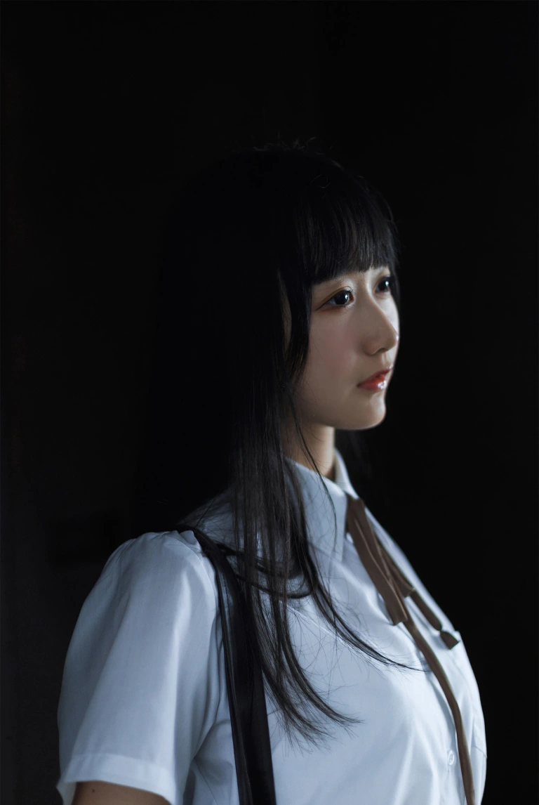 木棉棉《白裙jk》主题写真：35张全套美图
