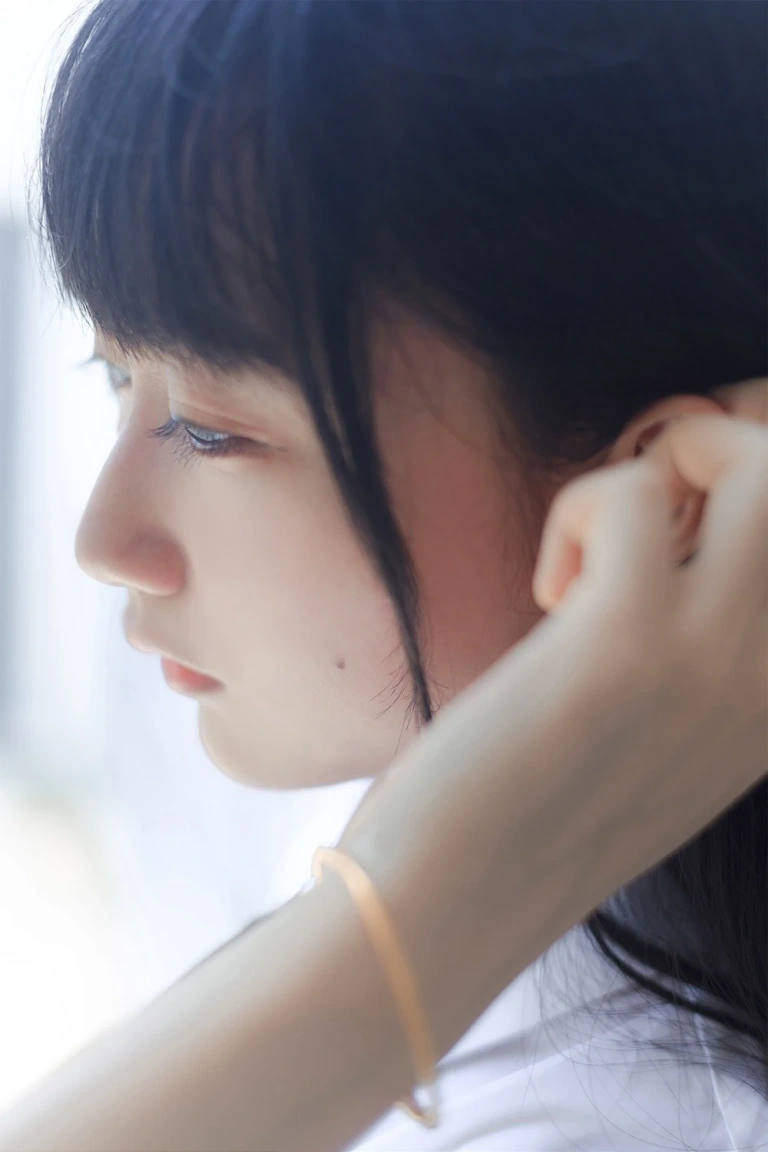 木棉棉《白裙jk》主题写真：35张全套美图