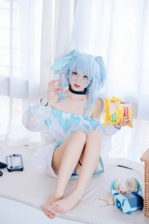 花铃《PA-15游戏时光》主题写真：14张全套美图