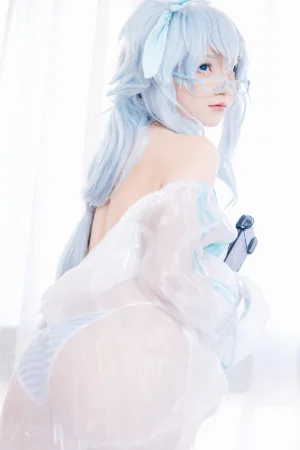 花铃《PA-15游戏时光》主题写真：14张全套美图