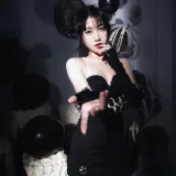 不呆猫《豹纹黑长裙》主题写真：16张全套美图