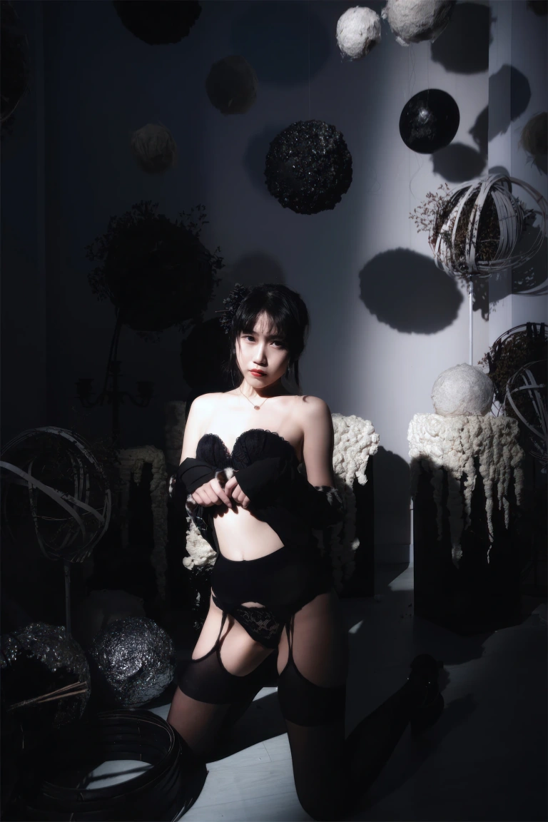 不呆猫《豹纹黑长裙》主题写真：16张全套美图