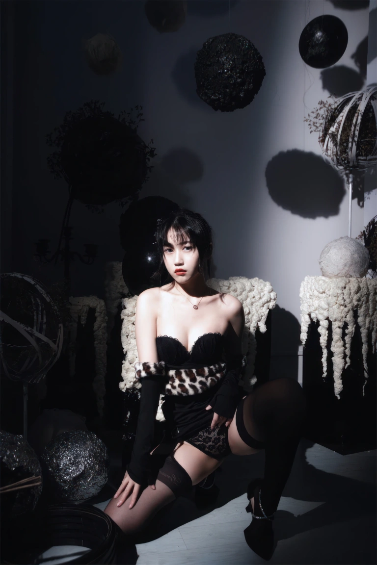不呆猫《豹纹黑长裙》主题写真：16张全套美图