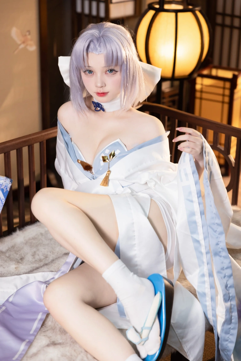 花铃《闪乱神乐 雪泉修》主题写真：18张全套美图