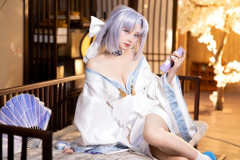 花铃《闪乱神乐 雪泉修》主题写真：18张全套美图