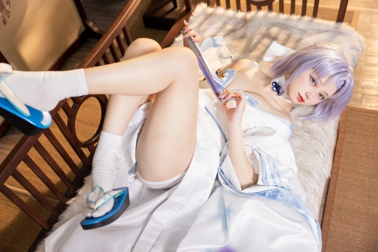花铃《闪乱神乐 雪泉修》主题写真：18张全套美图