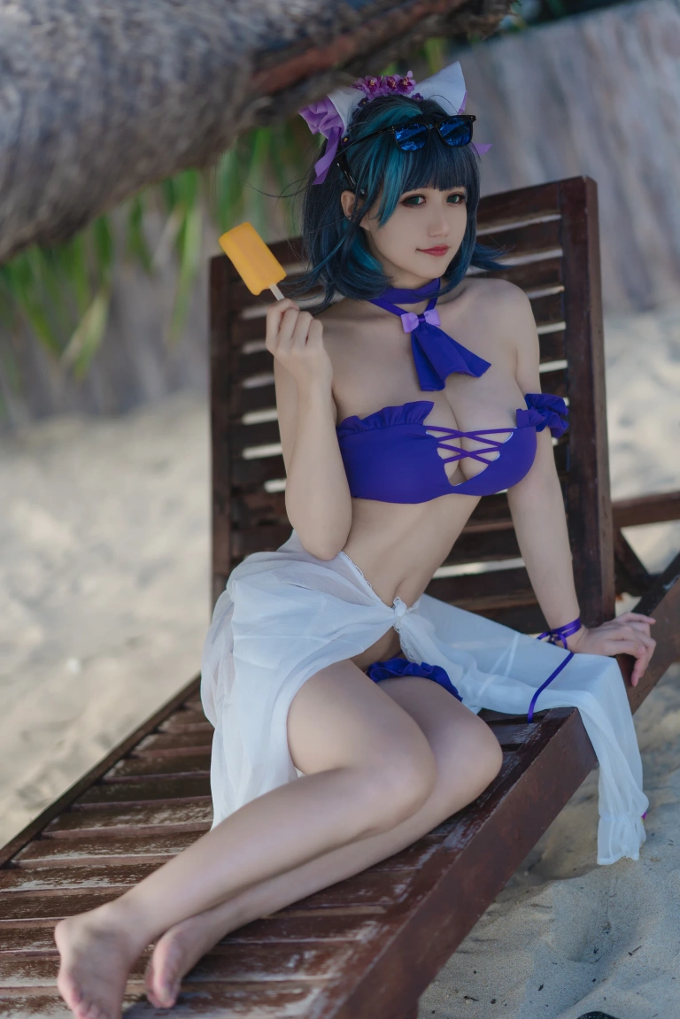 小仓千代《1月舰长 柴郡泳装》主题写真：22张全套美图