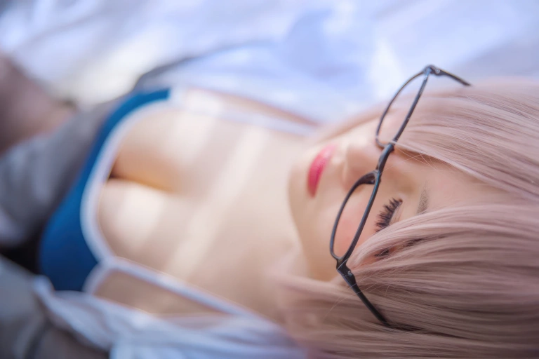 阿半今天很开心《玛修同人体操服》主题写真：20张全套美图