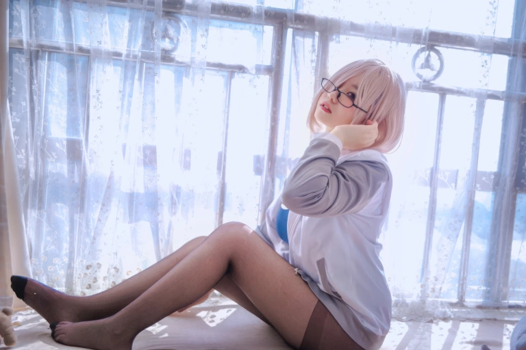 阿半今天很开心《玛修同人体操服》主题写真：20张全套美图