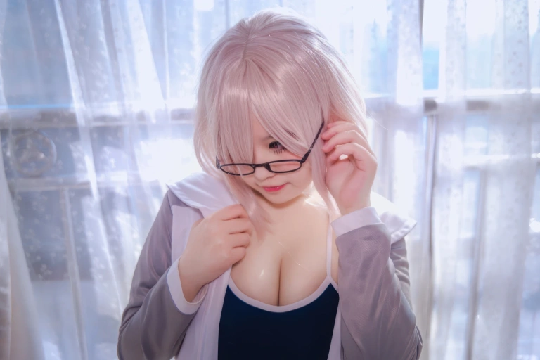 阿半今天很开心《玛修同人体操服》主题写真：20张全套美图