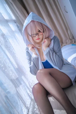 阿半今天很开心《玛修同人体操服》主题写真：20张全套美图