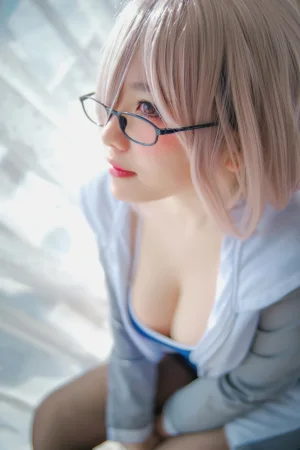 阿半今天很开心《玛修同人体操服》主题写真：20张全套美图