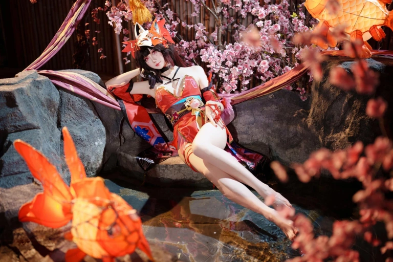 焖焖碳《崩坏·星穹铁道 花火》主题写真：27张全套美图