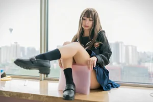 浅安安《风纪委员》主题写真：40张全套美图