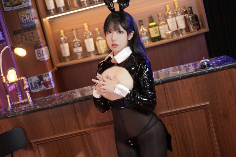 虎森森《侍女兔兔》主题写真：41张全套美图