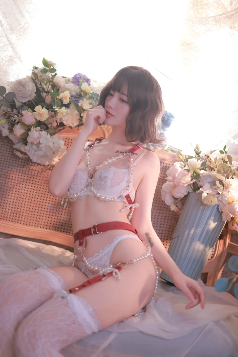 桃良阿宅《白珍珠》主题写真：42张全套美图