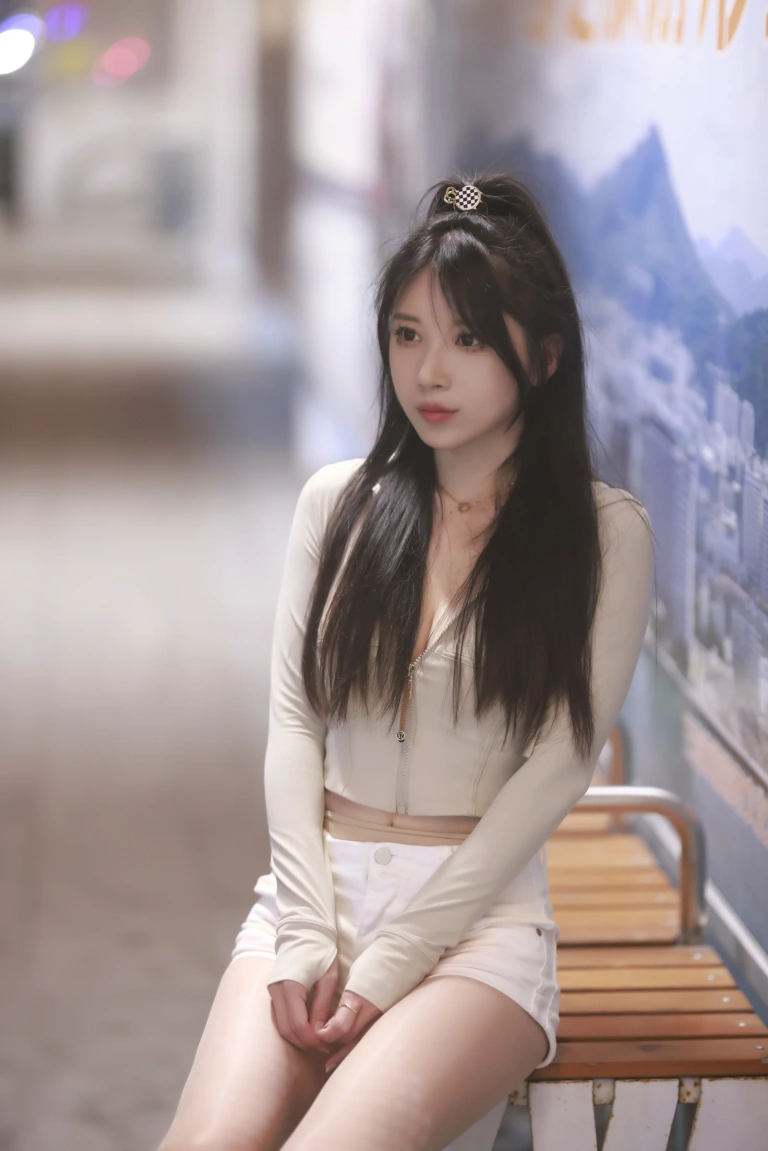小女巫露娜《芳踪》主题写真：45张全套美图