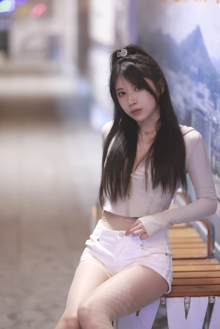 小女巫露娜《芳踪》主题写真：45张全套美图