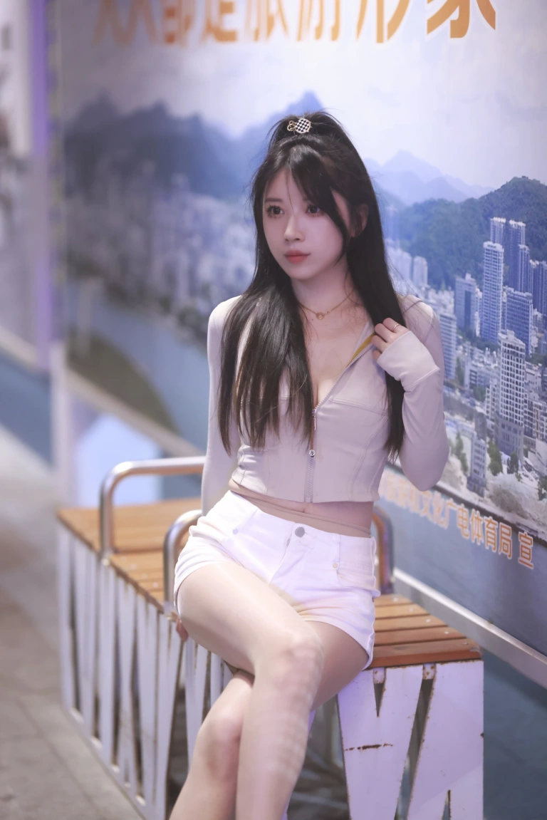 小女巫露娜《芳踪》主题写真：45张全套美图