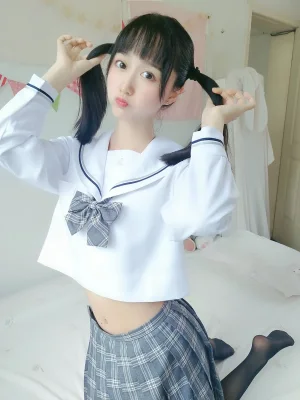 木棉棉《灰格子jk》主题写真：21张全套美图，含1个视频