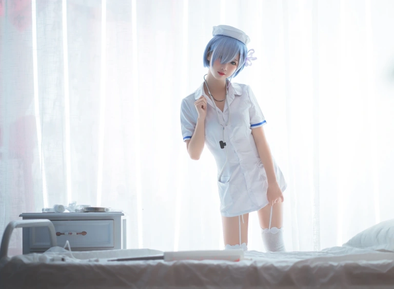 面饼仙儿《蕾姆护士装》主题写真：18张全套美图