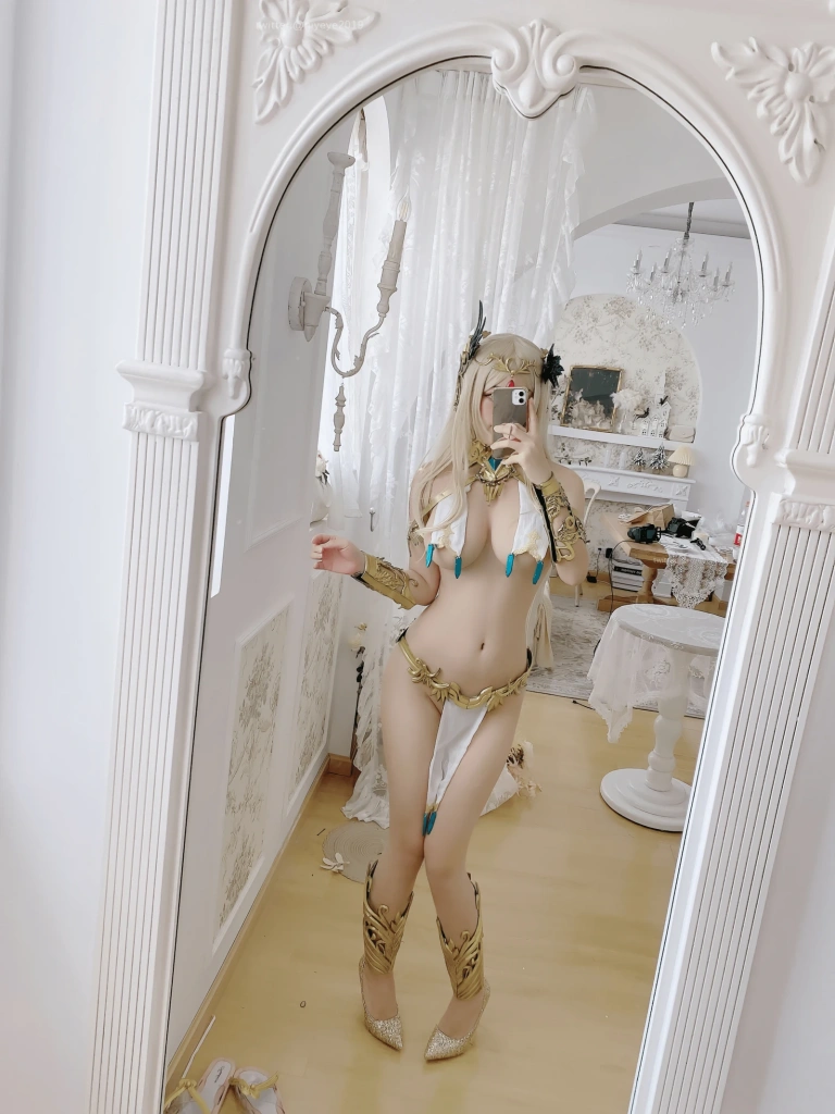 白烨《工口精灵》主题写真：25张全套美图