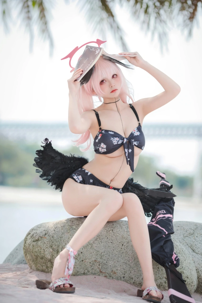 九柒喵《碧蓝航线 小春泳装》主题写真：27张全套美图