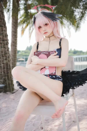 九柒喵《碧蓝航线 小春泳装》主题写真：27张全套美图