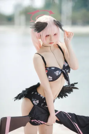 九柒喵《碧蓝航线 小春泳装》主题写真：27张全套美图