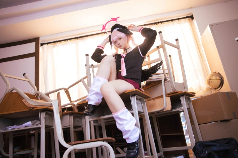 屿鱼《碧蓝档案 下江小春原皮》主题写真：33张全套美图