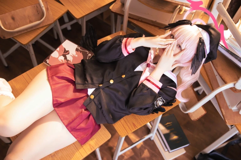 屿鱼《碧蓝档案 下江小春原皮》主题写真：33张全套美图