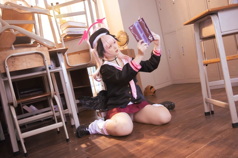 屿鱼《碧蓝档案 下江小春原皮》主题写真：33张全套美图