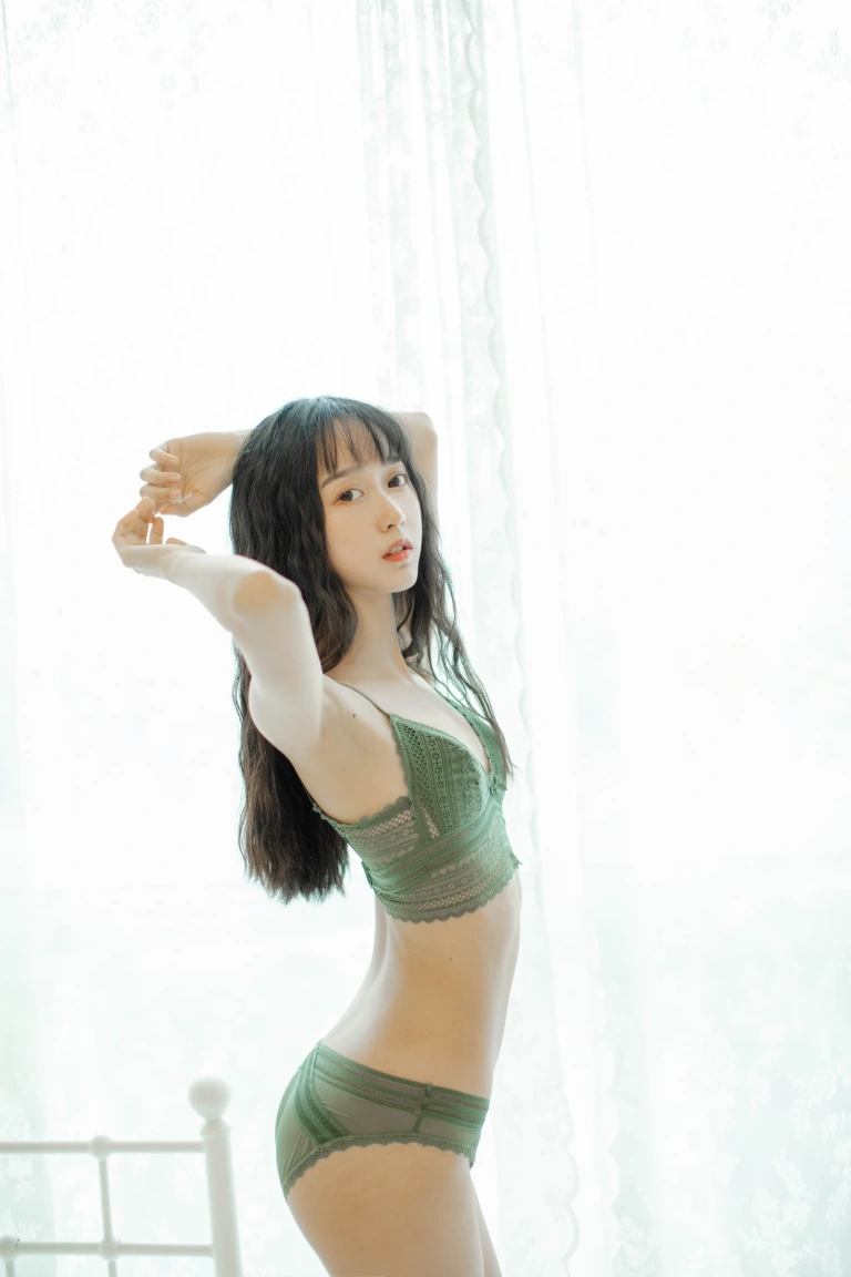 木棉棉《3套内衣电子图》主题写真：30张全套美图