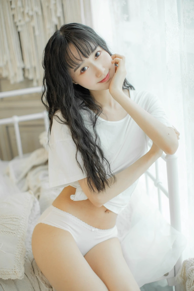木棉棉《3套内衣电子图》主题写真：30张全套美图