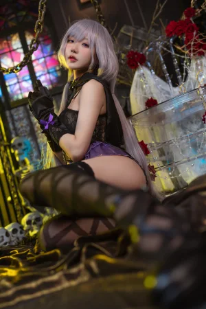 阿包也是兔娘《午夜瞌睡魔女》主题写真：40张全套美图