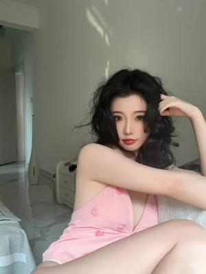 桃良阿宅《桃色的梦》主题写真：52张全套美图