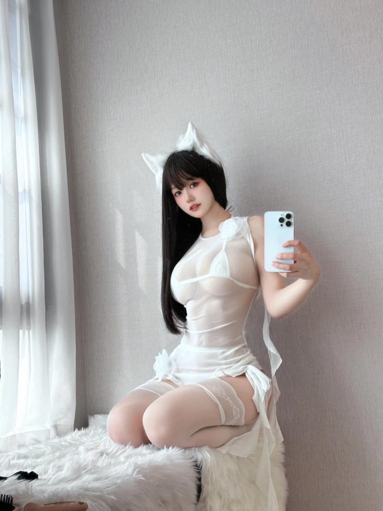 小仓千代《Fantia 2023年02月会员合集（6期）》主题写真：72张全套美图，含1个视频