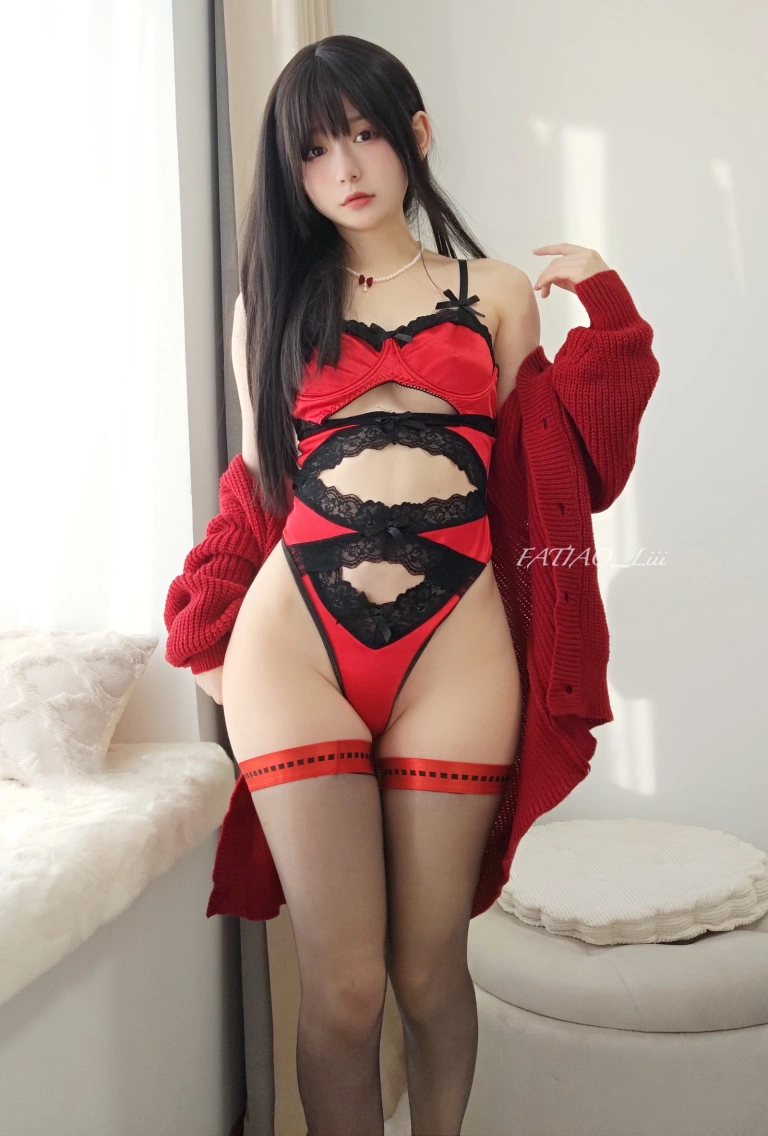 迷之呆梨《Fantia 2024年01月会员合集（5期）》主题写真：94张全套美图