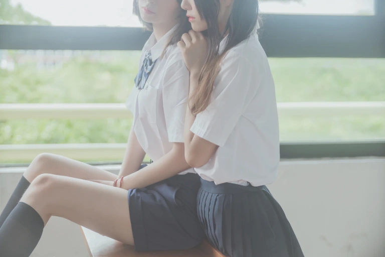桜桃喵《JK百合1（桜桃喵&疯猫ss）》主题写真：43张全套美图